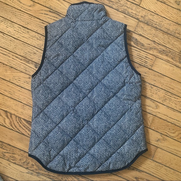💛NWOT J. Crew Puffer Vest! - Picture 2 of 3